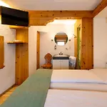 Alpina Hotel