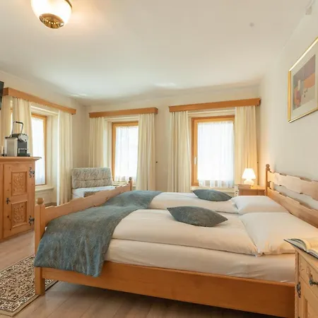 Alpina Hotell 3*