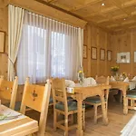 Alpina Hotel